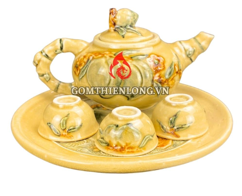 Bộ Ấm Chén Bàn Thờ Màu Vàng Vẽ Ánh Kim.png